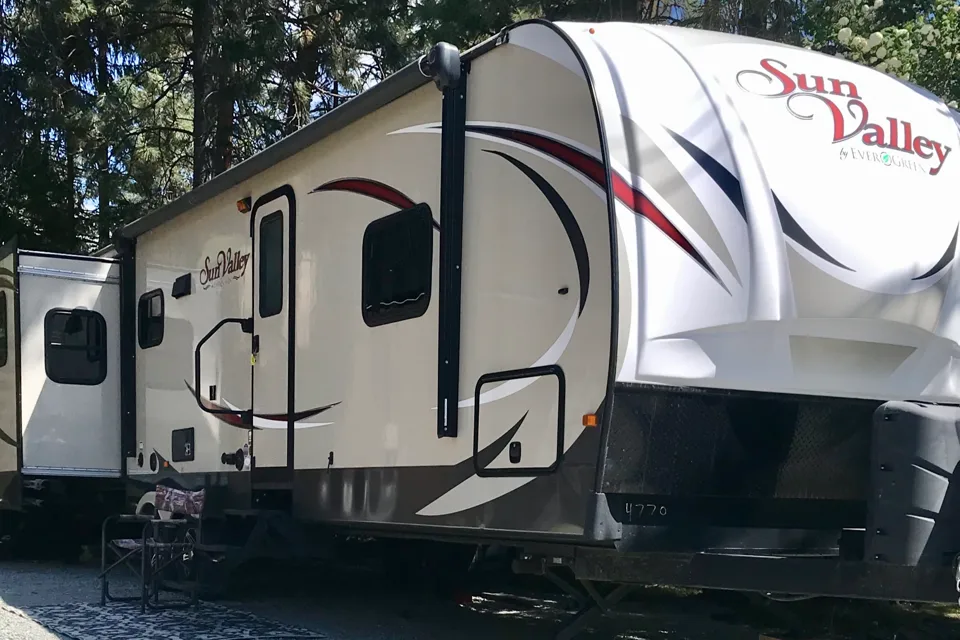 *Turn key* Fully loaded Luxury Rental* 32’ Sunvalley *Delivery Only