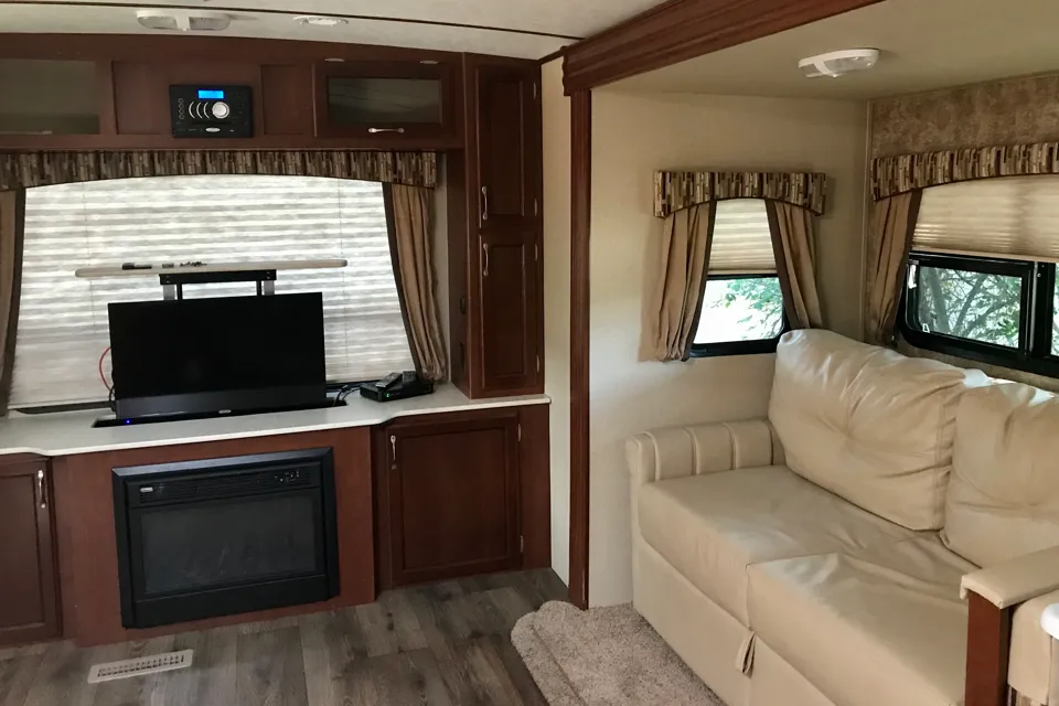 *Turn key* Fully loaded Luxury Rental* 32’ Sunvalley *Delivery Only
