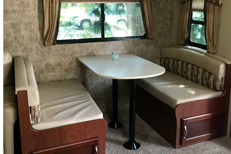 *Turn key* Fully loaded Luxury Rental* 32’ Sunvalley *Delivery Only