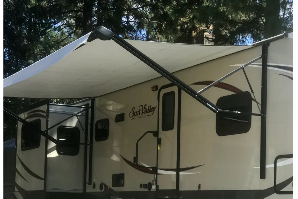 *Turn key* Fully loaded Luxury Rental* 32’ Sunvalley *Delivery Only