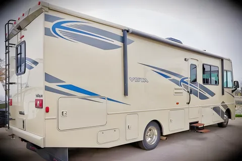 Conor's Winnebago Vista Class A