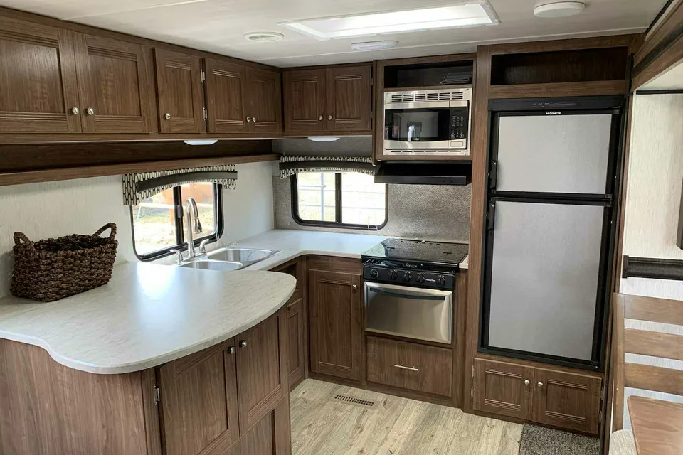 Similkameen 's  NEW  Heartland Prowler 29RKS Travel Trailer