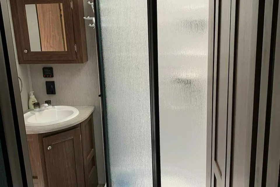 Similkameen 's  NEW  Heartland Prowler 29RKS Travel Trailer