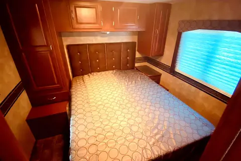 Arie's 31 foot Minnie Winnie 31K