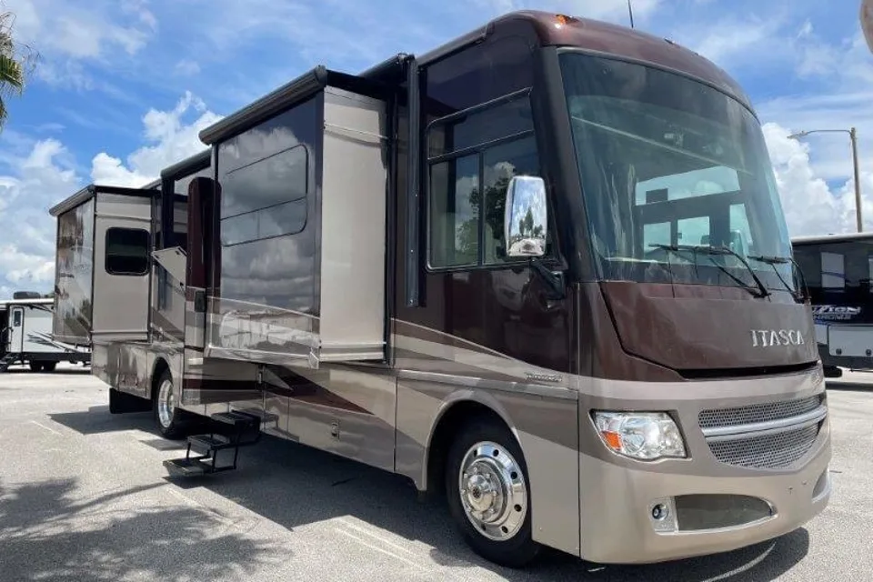 The Pine Needle Express Itasca Suncruiser 35P Class A