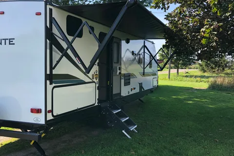 Jesse & Tracey’s  Keystone Crossroads Volante Travel Trailer