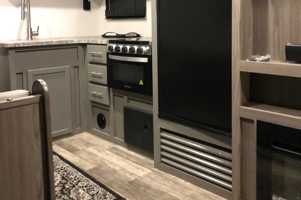 Jesse & Tracey’s  Keystone Crossroads Volante Travel Trailer