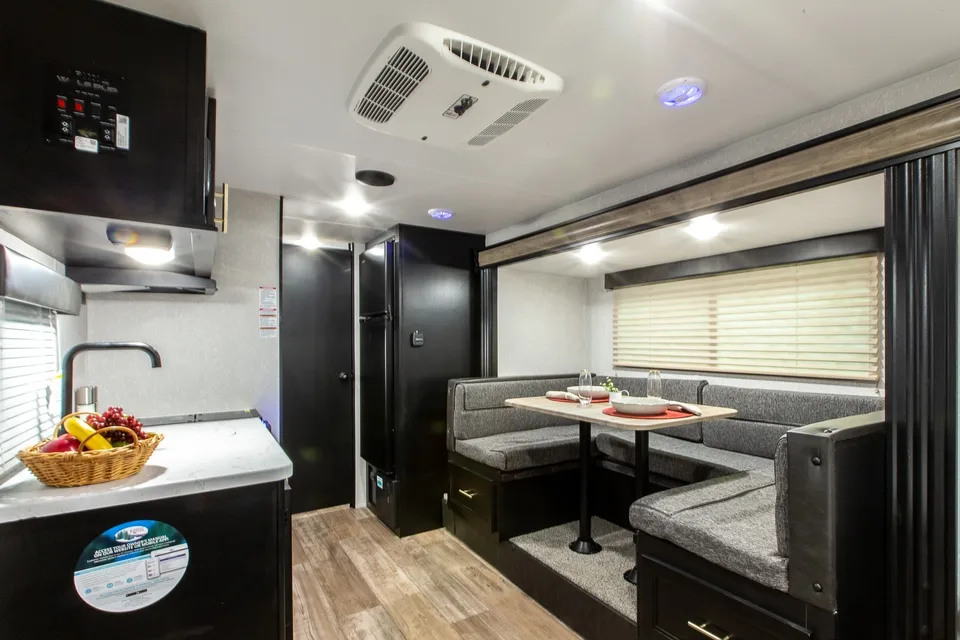 JEFF's Cherokee Wolf Pup 17JG Travel Trailer