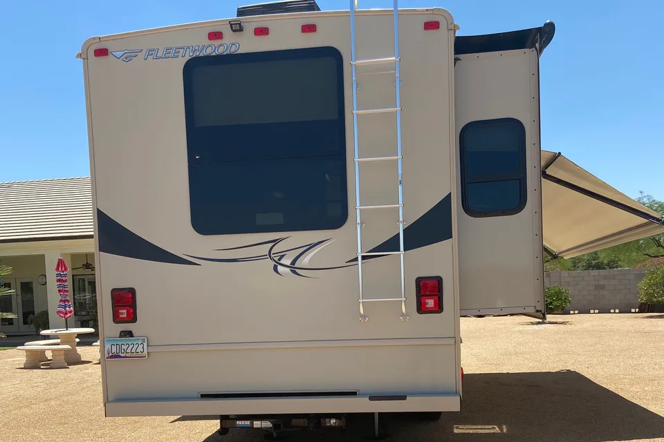 Karen's Fleetwood Flair Class A