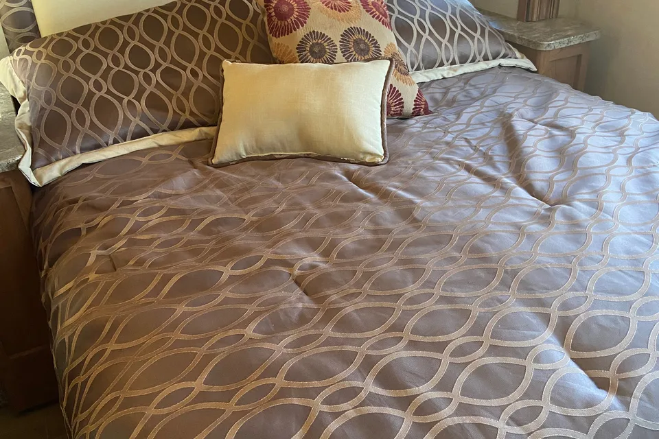 Karen's Fleetwood Flair Class A