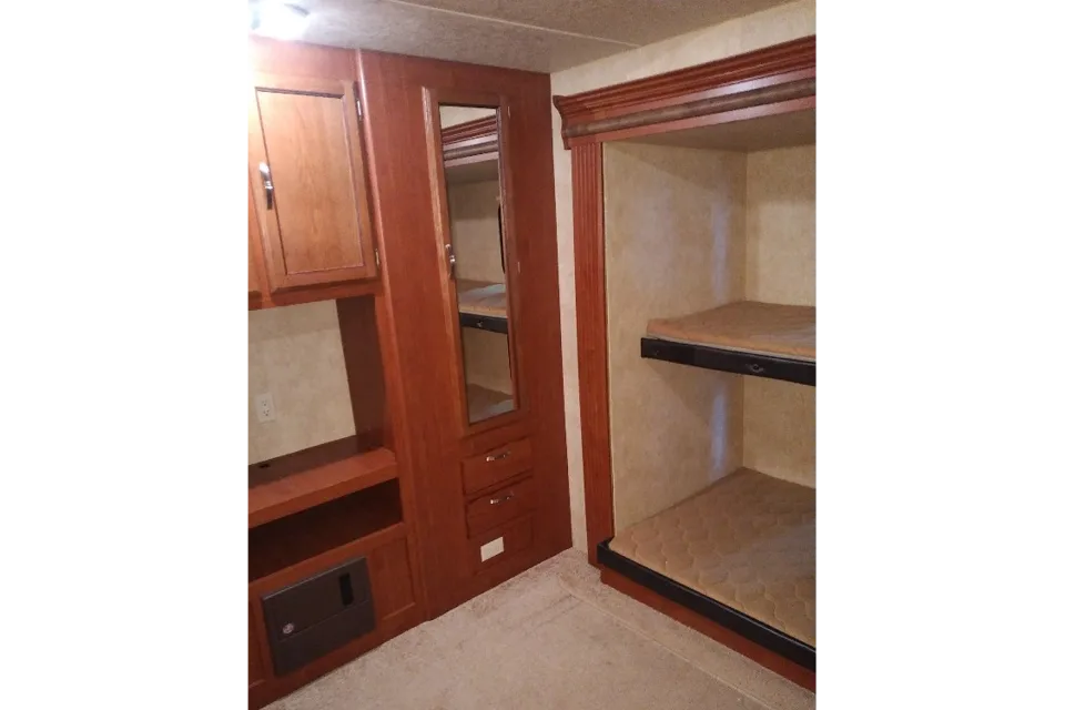 Forest River Wildwood 31KQBTS Travel Trailer