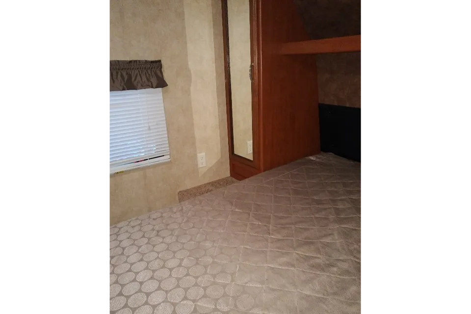 Forest River Wildwood 31KQBTS Travel Trailer