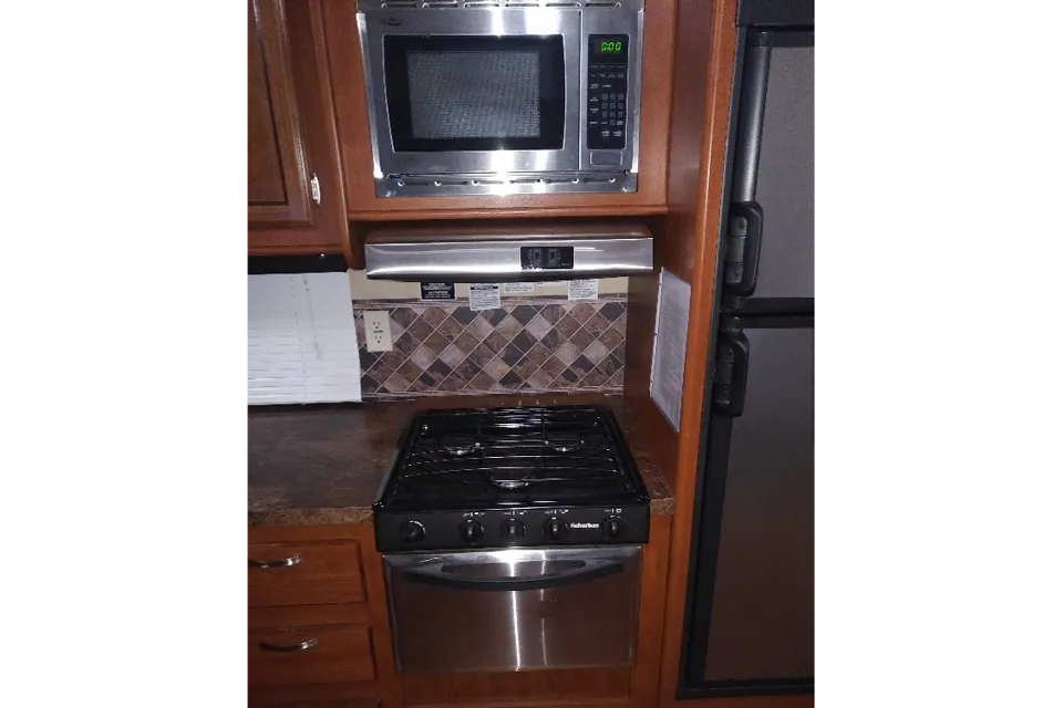 Forest River Wildwood 31KQBTS Travel Trailer
