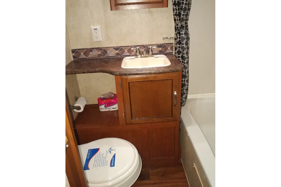 Forest River Wildwood 31KQBTS Travel Trailer