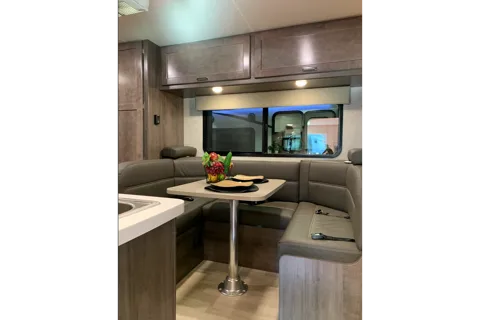 2020 Winnebago Minnie Winnie