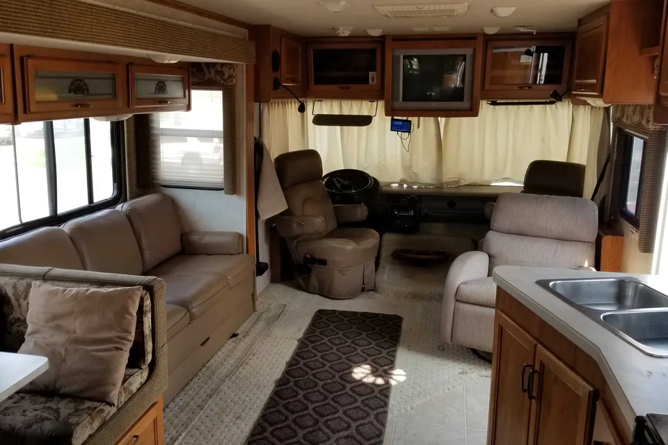  Fleetwood Flair Class A Bus