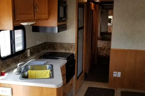  Fleetwood Flair Class A Bus