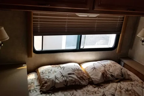  Fleetwood Flair Class A Bus