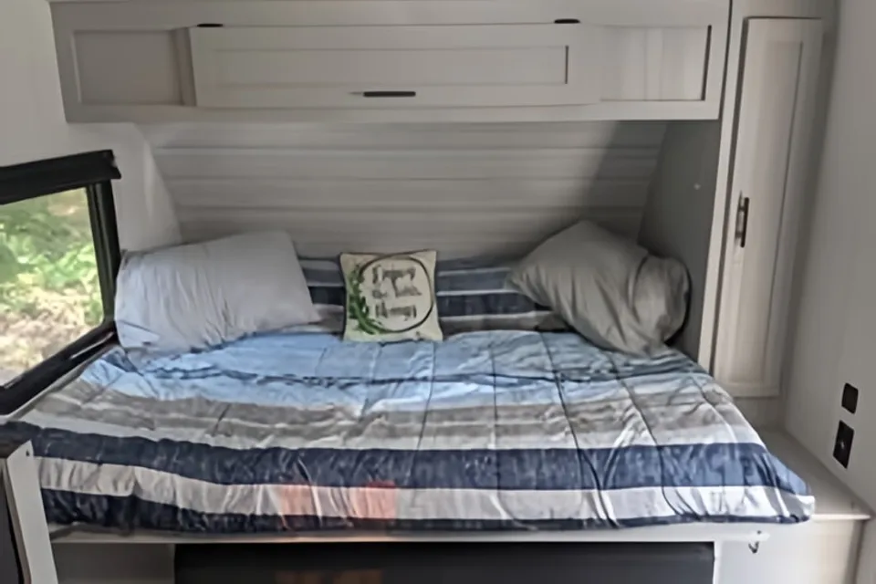 2021 Premium  Wildwood FSX Travel Trailer