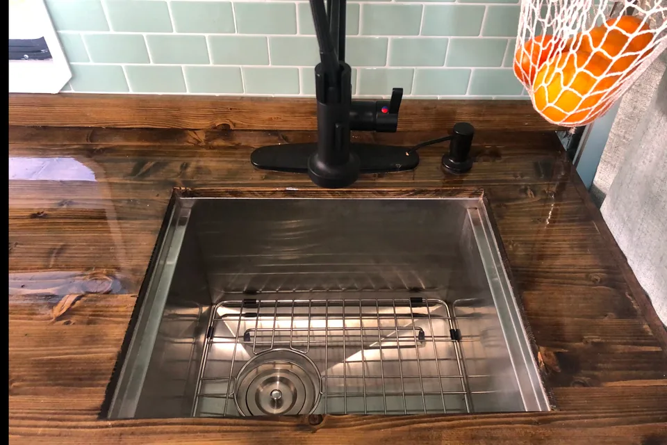 Yosemite 2500 Bessie the Promaster w/ 900W Diesel