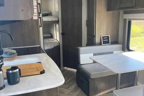 Fully stocked Salem Bunkhouse