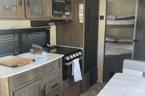 Fully stocked Salem Bunkhouse