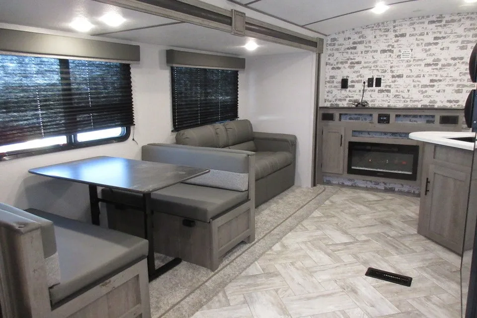 [19] Stress Free RVs - 2021 - XL Bunkhouse Springdale luxury