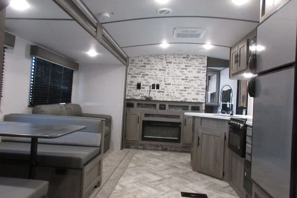 [19] Stress Free RVs - 2021 - XL Bunkhouse Springdale luxury