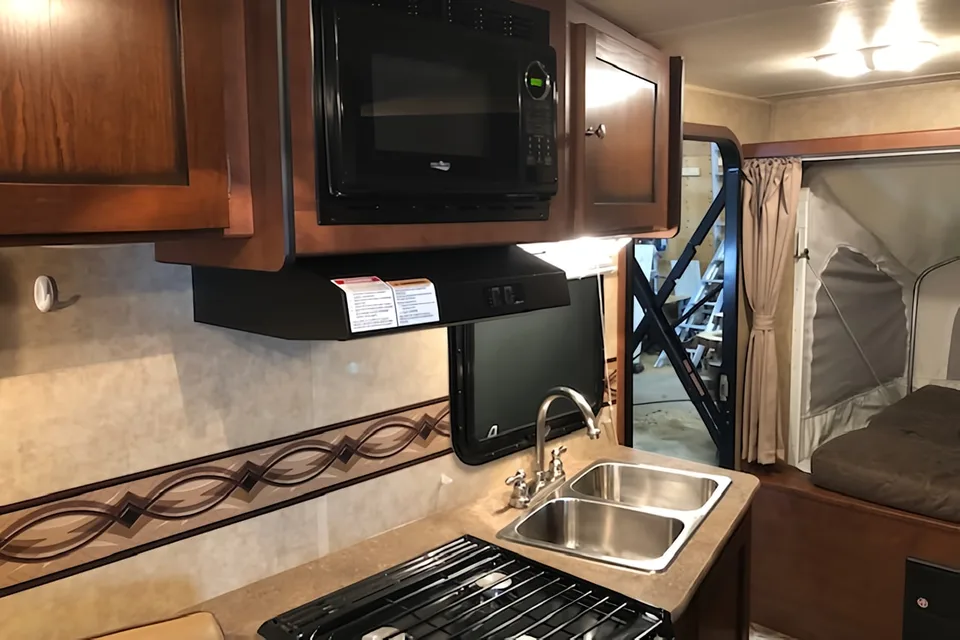 Dutchmen Kodiak Express 172 E Hybrid