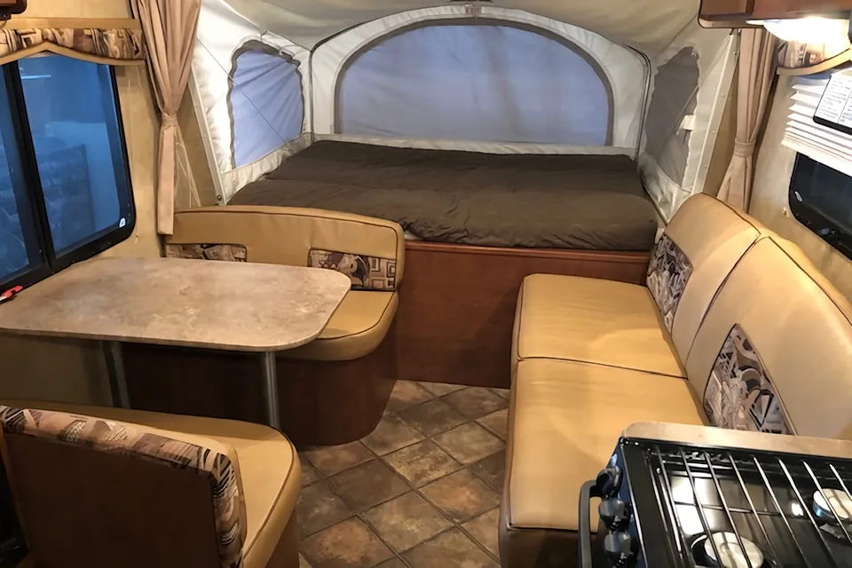 Dutchmen Kodiak Express 172 E Hybrid
