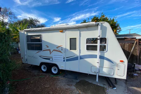 3,000lb SUV & Minivan-towable Starcraft Travel Star hybrid sleeps 8-9