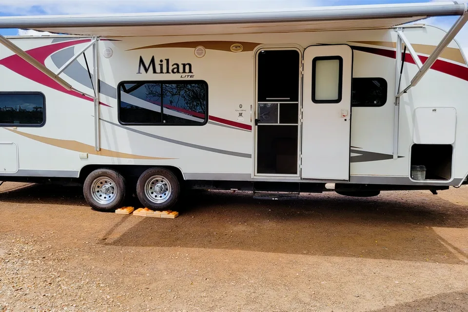 Eclipse 24' Milan includes Generator, payment options