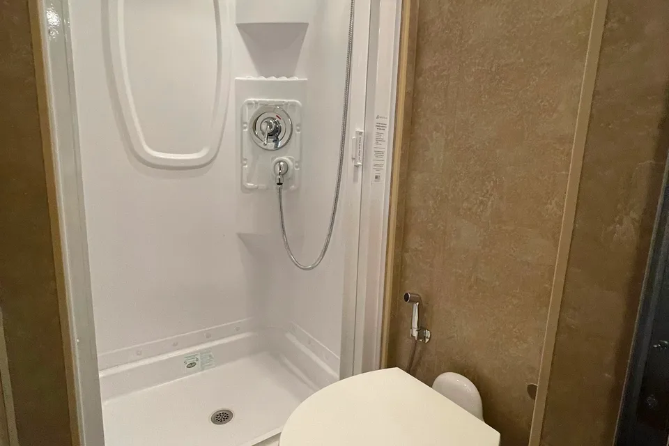  2016 Itasca Navion 24J A&H DIRECT RV RENTALS