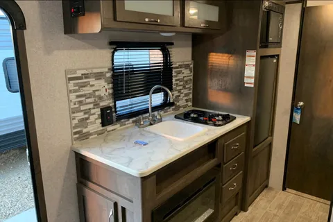 2021 Coleman Lantern (Summer or Ice Fishing Trailer)