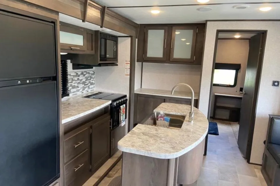 RV Kong