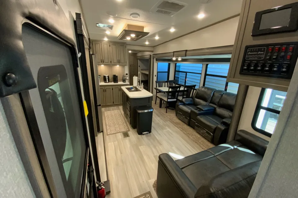 2 Full Baths and Separate Bunkhouse