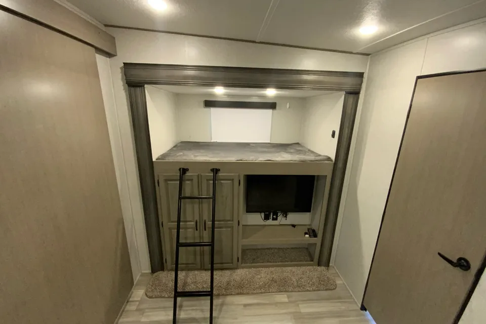 2 Full Baths and Separate Bunkhouse