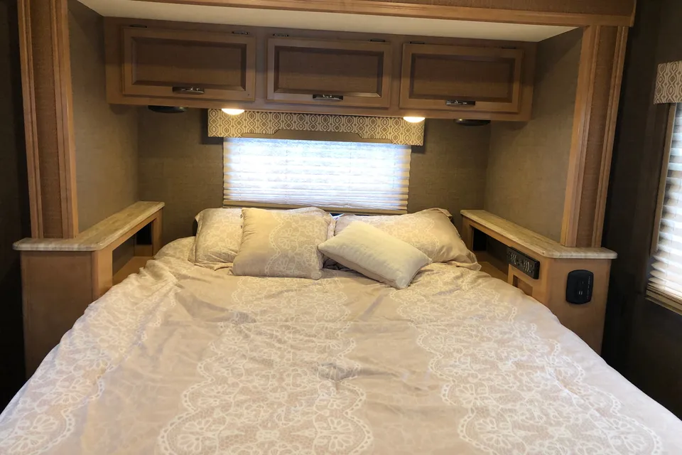Memory Builder Thor Motor Coach Vegas Class A 25.2