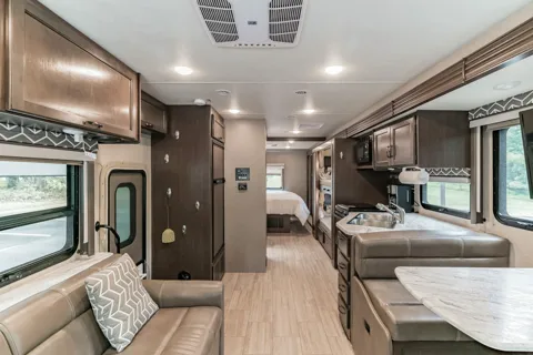 RV Goldie Thor Motor Coach Freedom Elite Class A