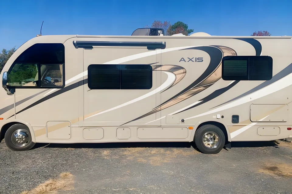 “Getaway” 2016 Thor Axis 24.1 Class A crossover to Class C