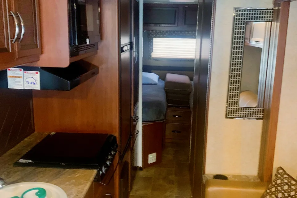 “Getaway” 2016 Thor Axis 24.1 Class A crossover to Class C