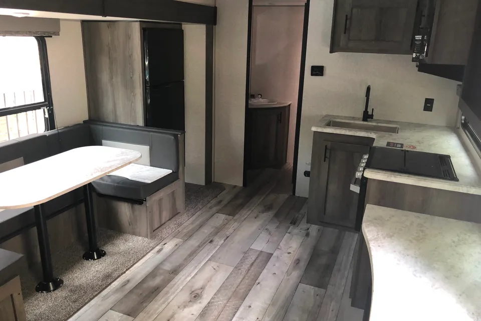 KZ Sportsman 281BHSE Travel Trailer