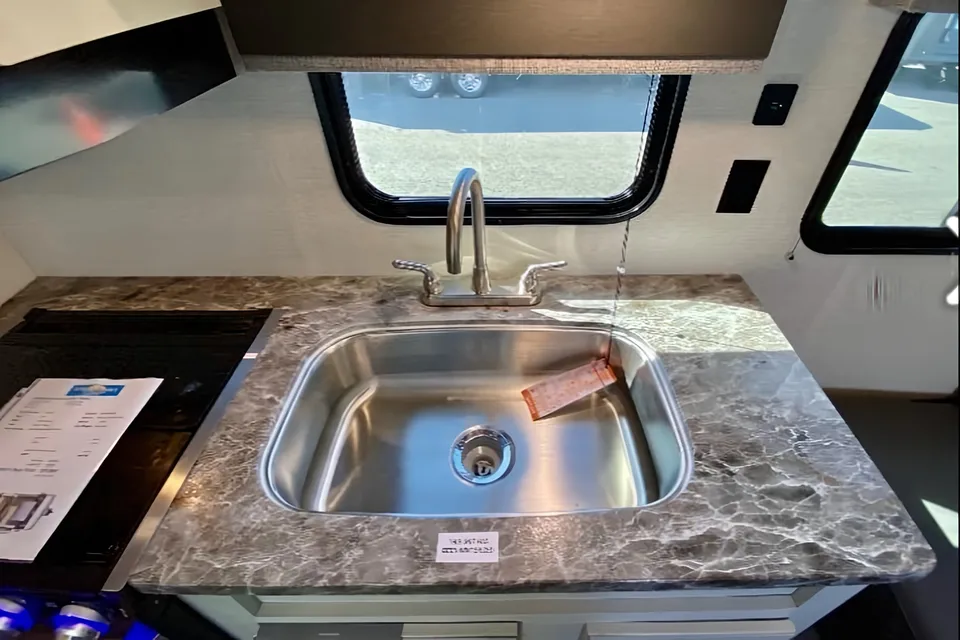Ranger 2 - Great family layout - Modern Décor With Double Bunks!!