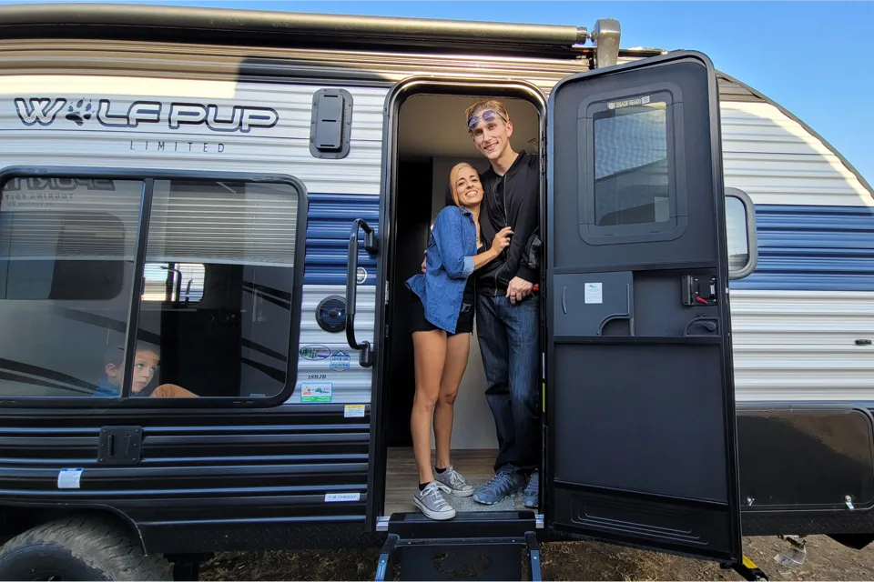 2021 Tow Hauler Wolf Pup ! Patio Gate, Solar Panel