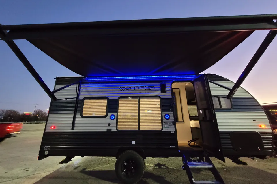 2021 Tow Hauler Wolf Pup ! Patio Gate, Solar Panel