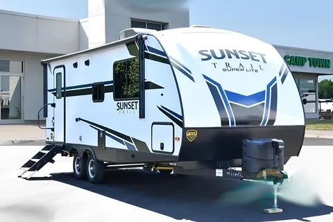 Den's 2021 Couples Travel Trailer