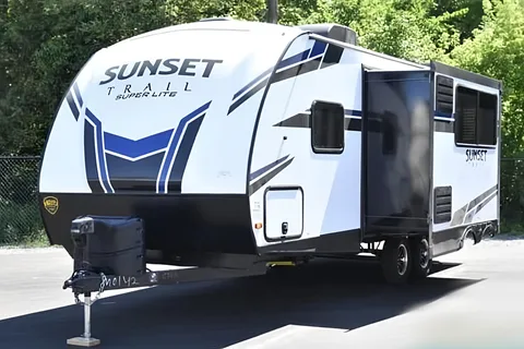 Den's 2021 Couples Travel Trailer