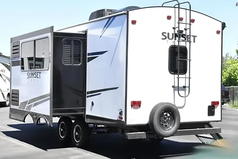 Den's 2021 Couples Travel Trailer