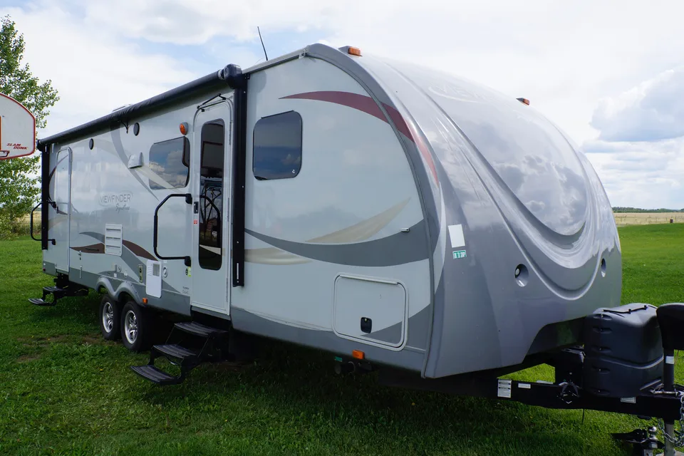2014 Viewfinder 28BHSS Travel Trailer
