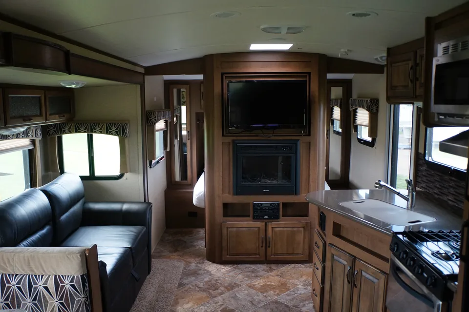 2014 Viewfinder 28BHSS Travel Trailer